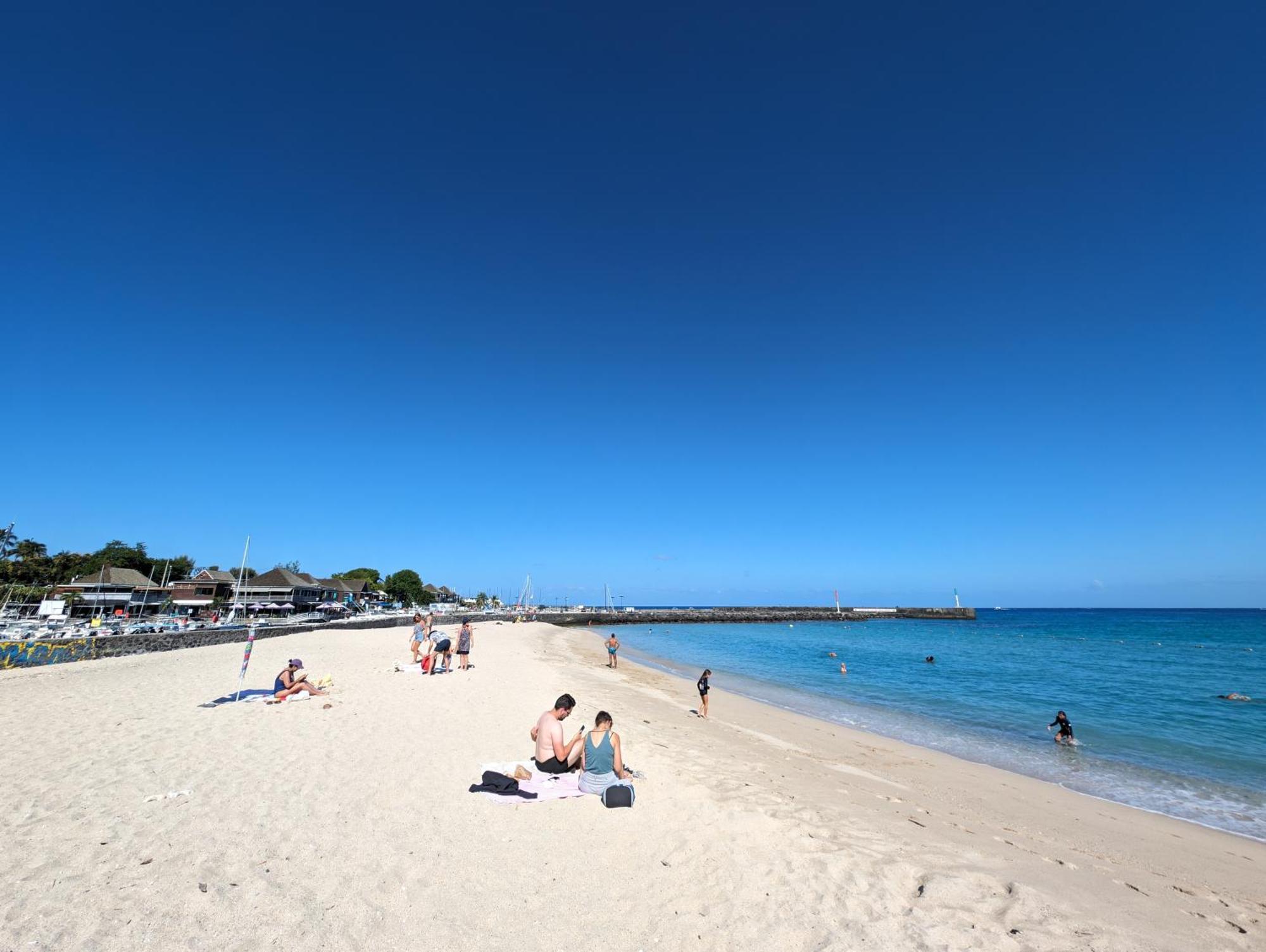 Cap Saint Gilles - T3 Vue Sur Le Port Apartment Luaran gambar