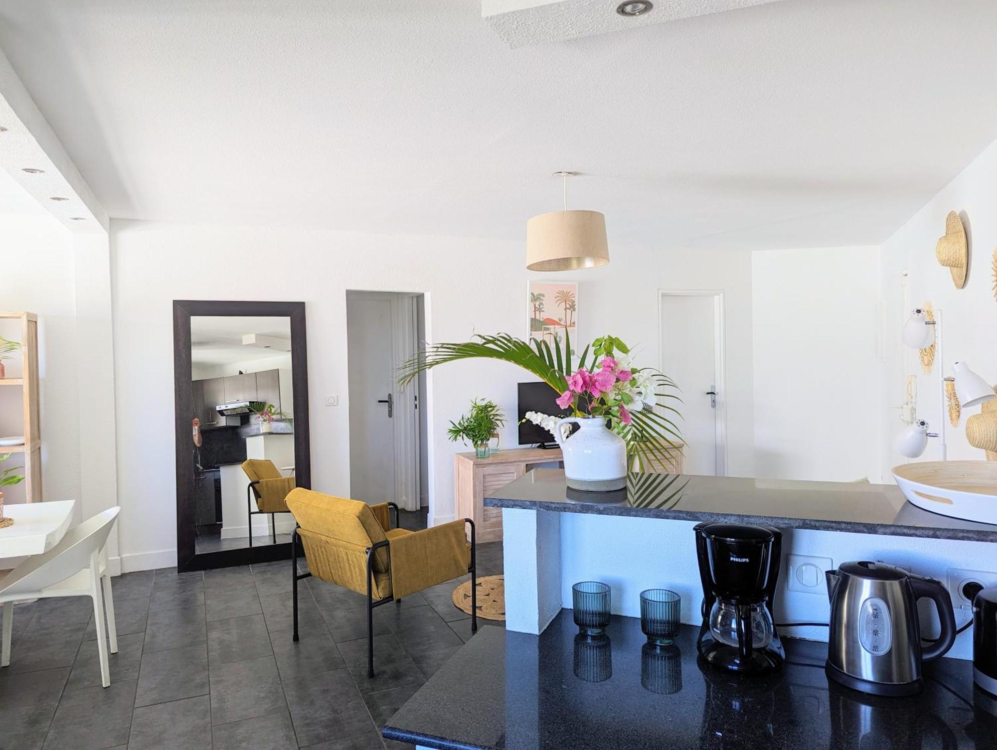 Cap Saint Gilles - T3 Vue Sur Le Port Apartment Luaran gambar