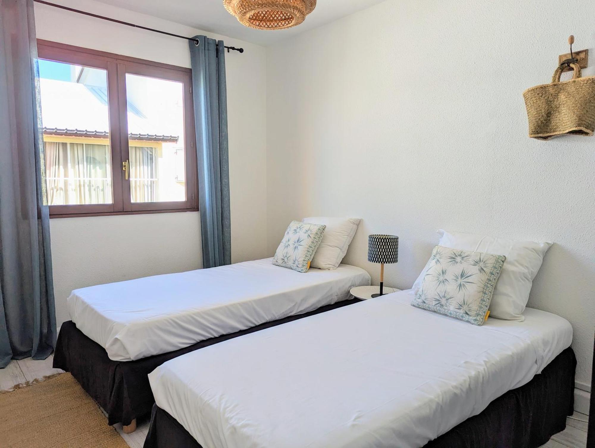 Cap Saint Gilles - T3 Vue Sur Le Port Apartment Luaran gambar
