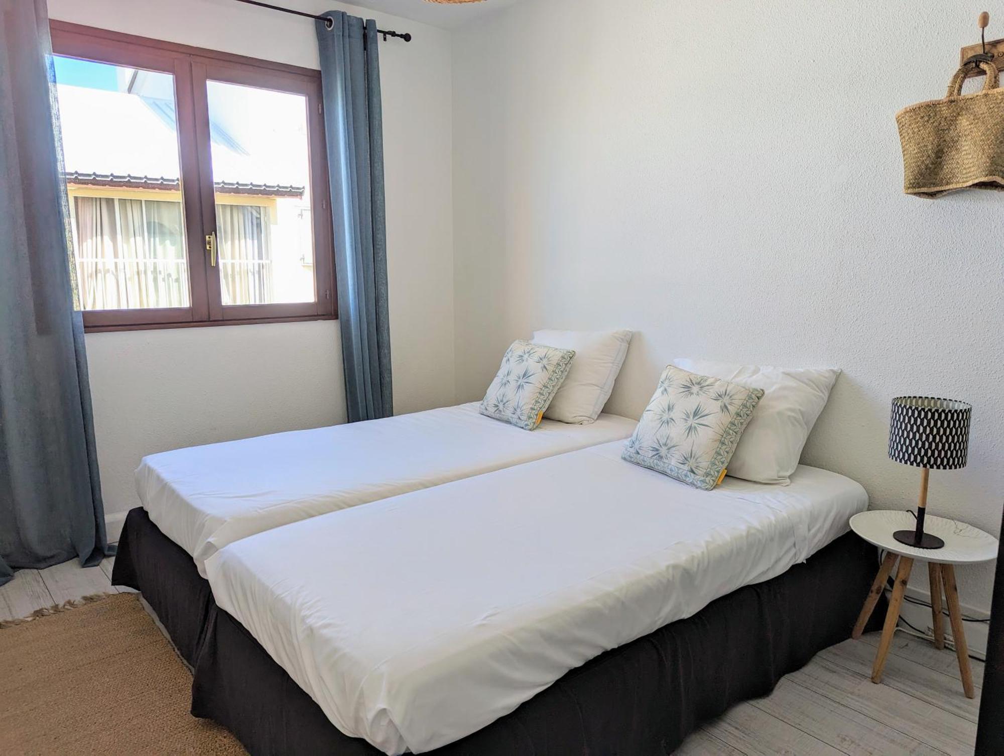 Cap Saint Gilles - T3 Vue Sur Le Port Apartment Luaran gambar