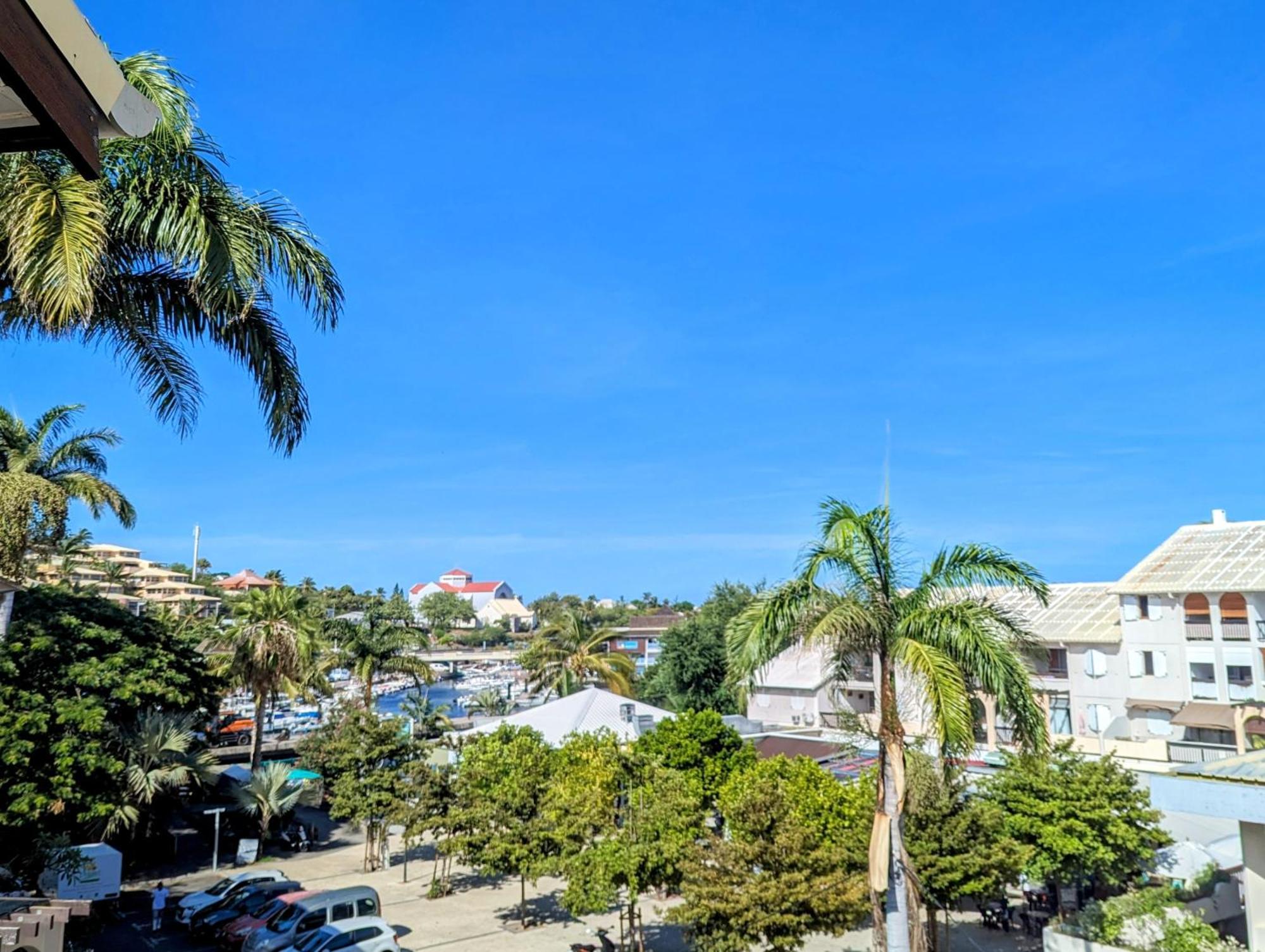 Cap Saint Gilles - T3 Vue Sur Le Port Apartment Luaran gambar
